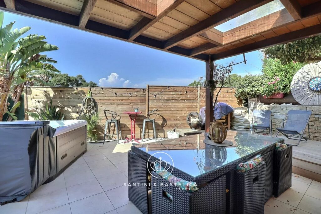 T2 bis en duplex à vendre – Porticcio
