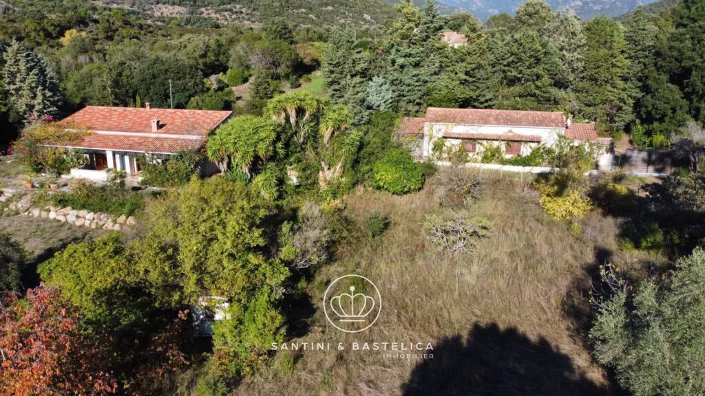 Maison avec dépendance à vendre à Sagone.