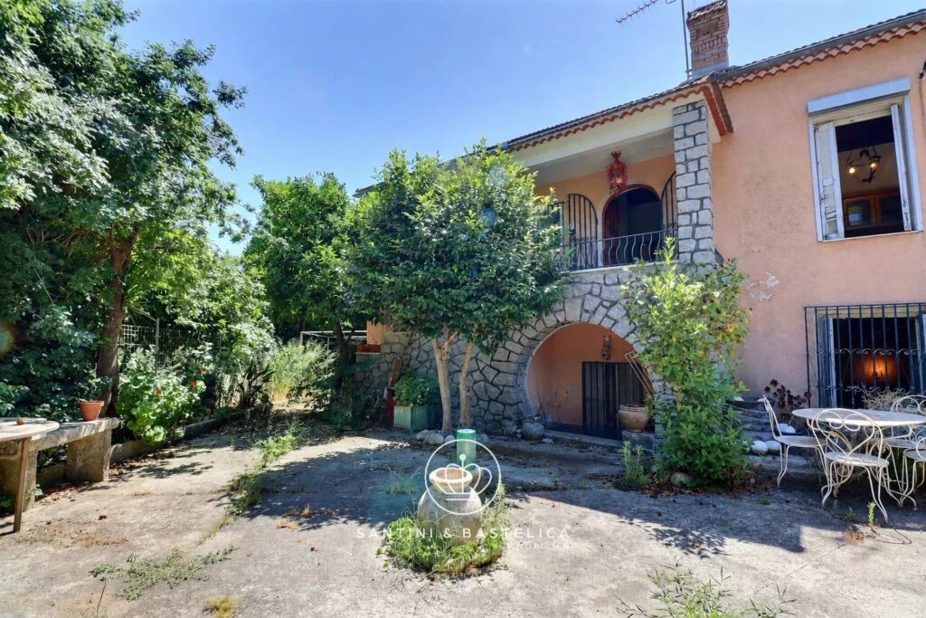 Maison à rénover 160 m² à Sari-d&rsquo;Orcino