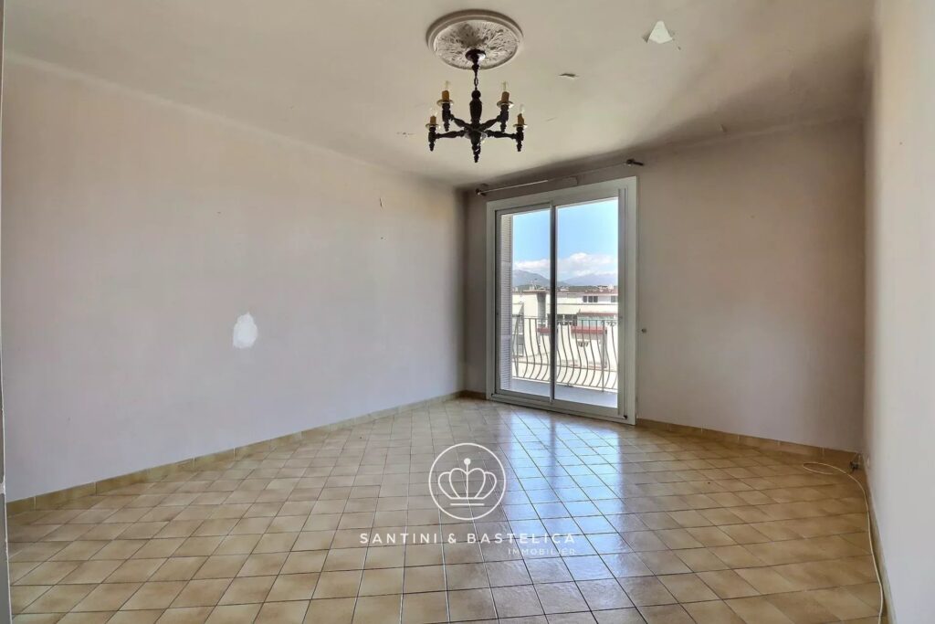 Appartement F4 à rénover à vendre – Ajaccio
